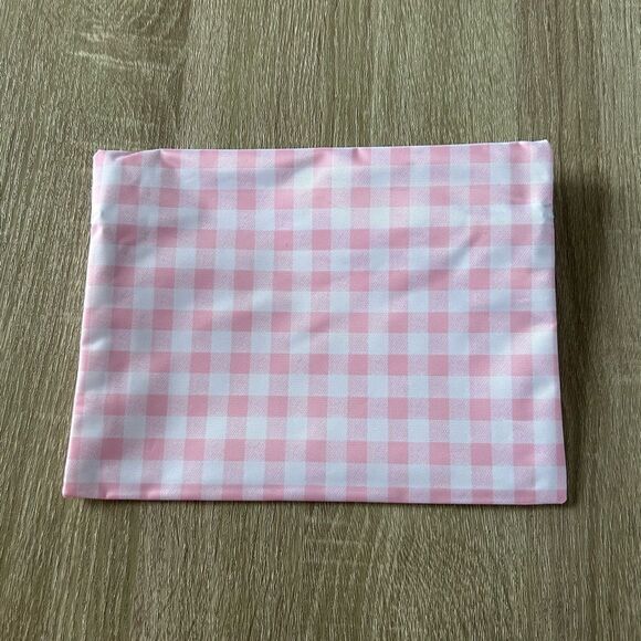 NWT … BASICS “Pink Checkered” Cosmetic / Makeup Bag - Picture 2 of 3